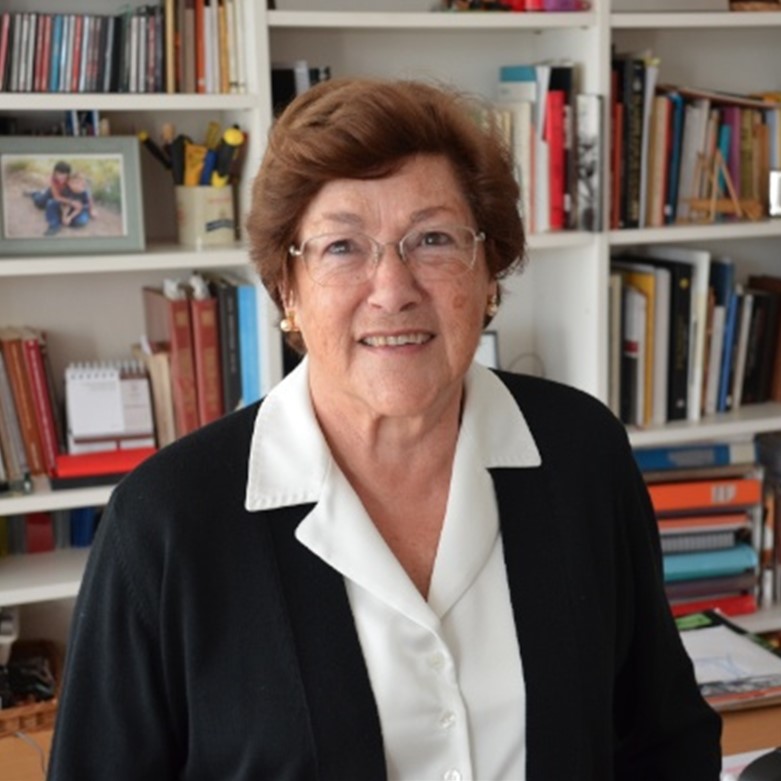 Pilar Benejam - Premi Amic de les Biblioteques